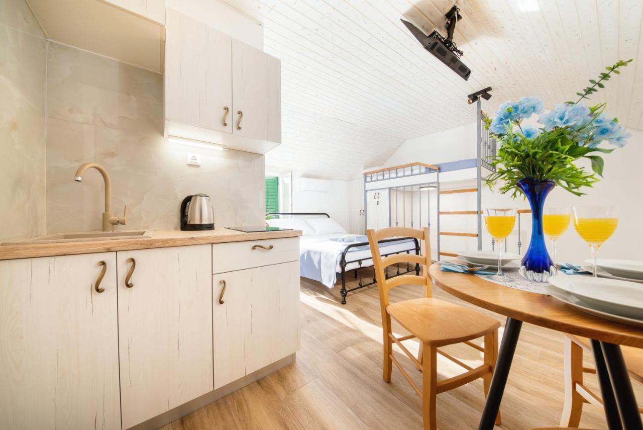 Apartments Jerolim Сплит Екстериор снимка